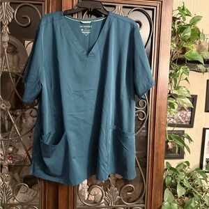 Women's Teal Top